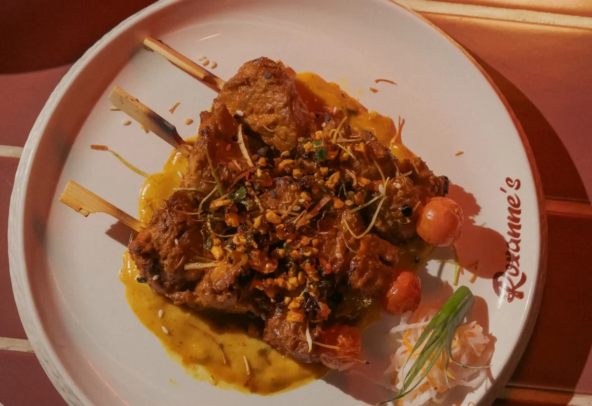 Grilled vegetarian mock meat skewers